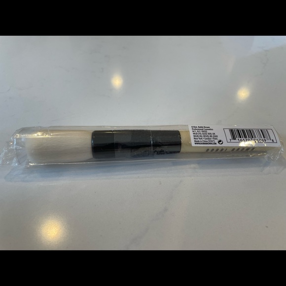Bobbi Brown Face Blender Brush - Picture 3 of 4